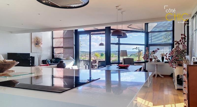 Appartement sur toit - 145 m² - 4 pièces