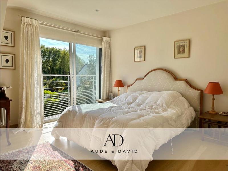 Maison - 220 m² - 8 pièces