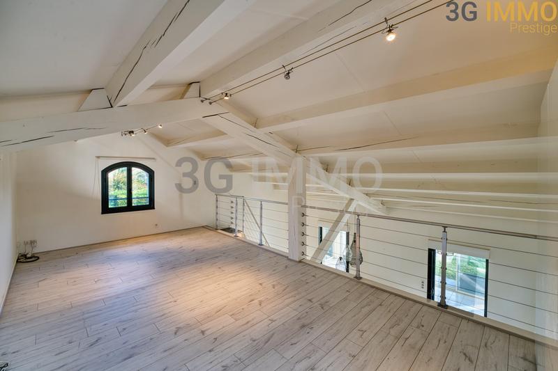 Villa - 209 m² - 8 pièces