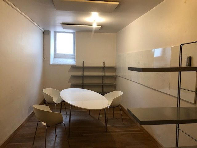 Local commercial - 130 m² - 4 pièces