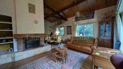 Maison - 186 m² - 8 pièces