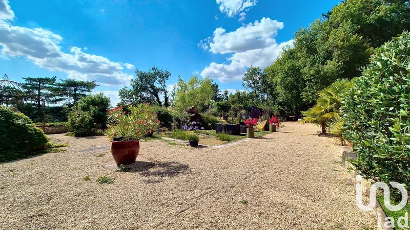 Maison - 370 m² - 8 pièces