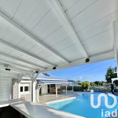 Maison - 180 m² - 5 pièces