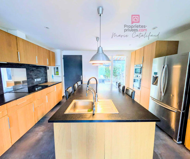 Maison - 111 m² - 6 pièces