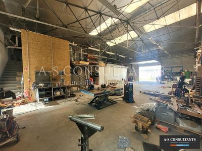 Local d'activité / Entrepôt - 675 m²
