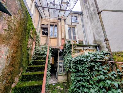 Maison - 210 m² - 4 pièces