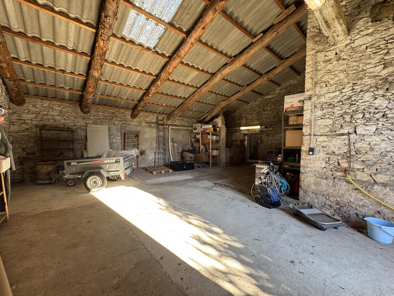 Maison - 250 m² - 9 pièces