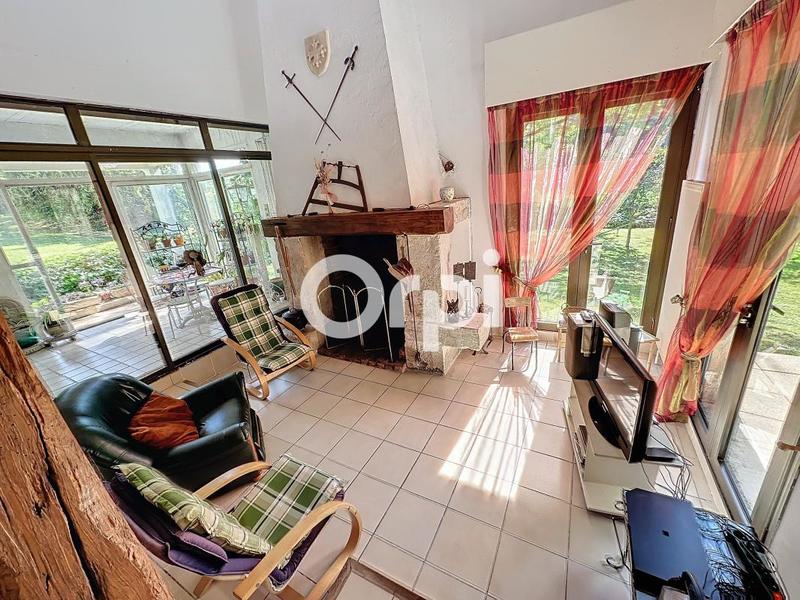 Maison - 220 m² - 6 pièces