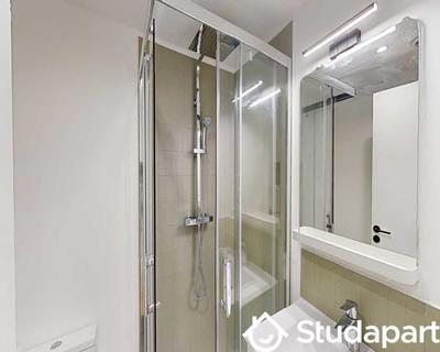 Chambre - 160 m² - 1 pièce