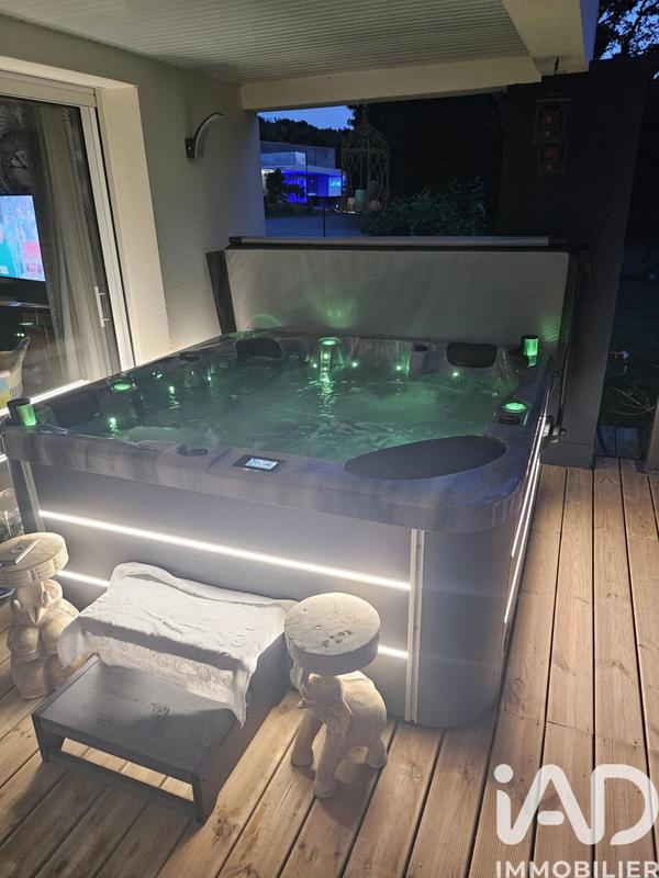 Maison - 150 m² - 8 pièces