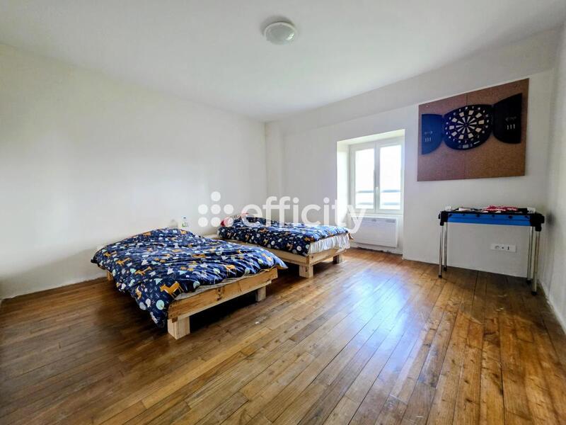 Maison - 385 m² - 15 pièces