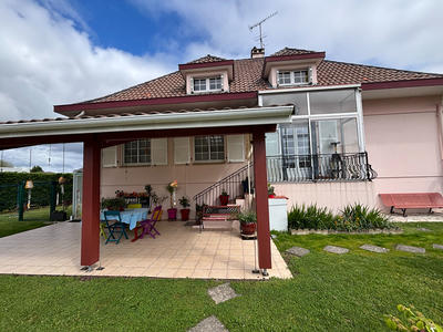 Maison - 250 m² - 7 pièces