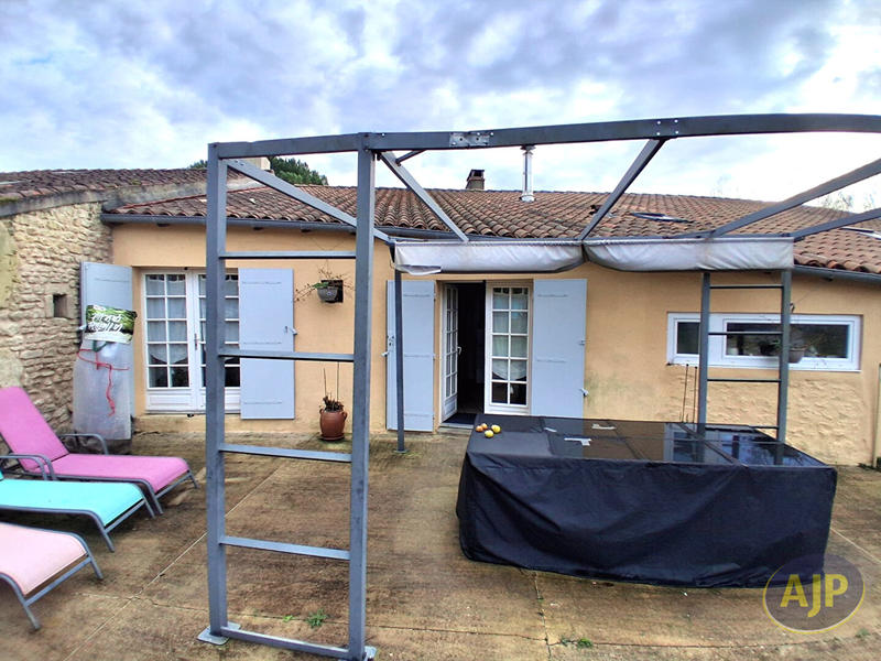 Maison - 195 m² - 6 pièces