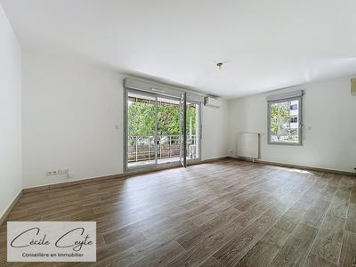 Appartement - 76 m² - 3 pièces