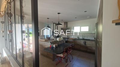 Maison - 228 m² - 7 pièces