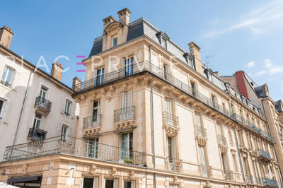 Appartement - 151 m² - 7 pièces