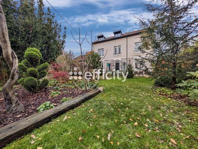 Maison - 170 m² - 8 pièces