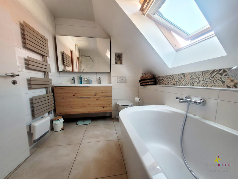 Maison - 90 m² - 5 pièces