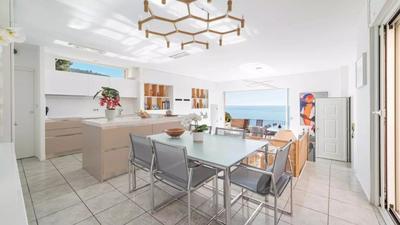 Maison - 271 m² - 7 pièces