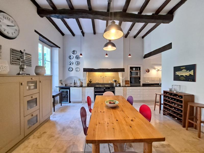 Maison - 554 m² - 13 pièces