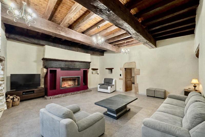 Demeure - 202 m² - 8 pièces