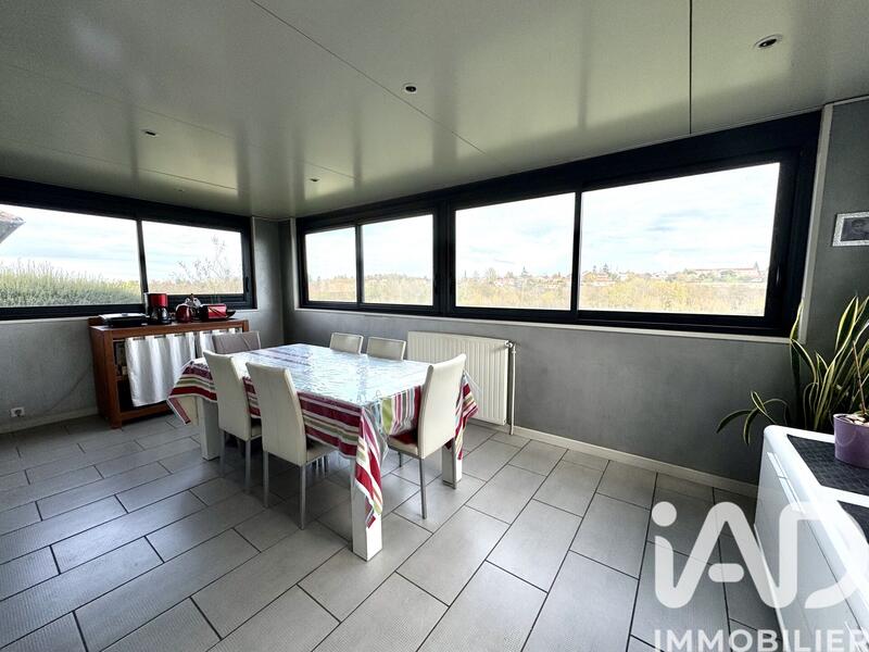 Maison - 97 m² - 5 pièces