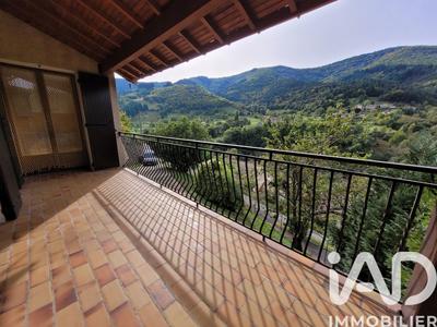 Maison - 141 m² - 7 pièces