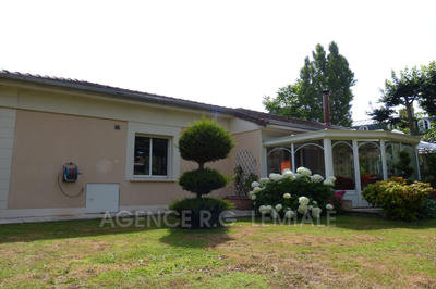Maison - 166 m² - 8 pièces