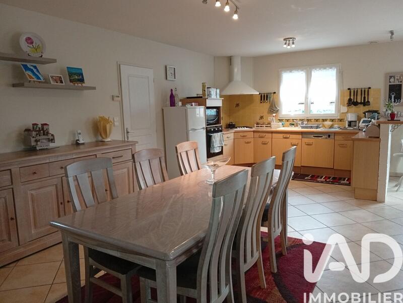 Maison - 93 m² - 4 pièces