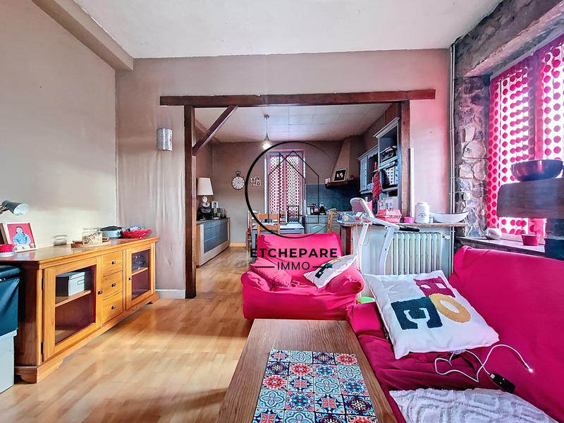 Maison - 218 m² - 7 pièces