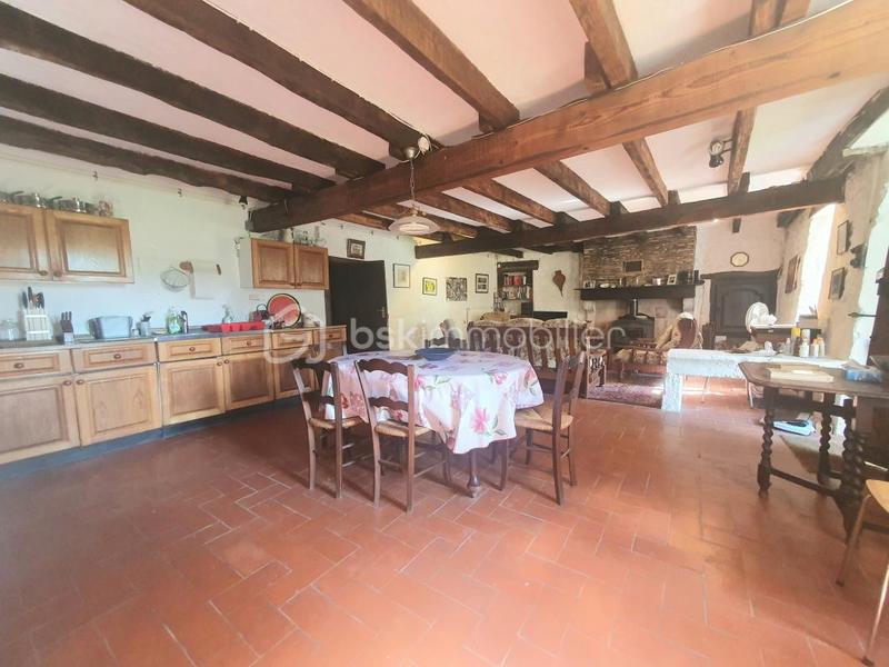 Maison en pierre - 243 m² - 6 pièces