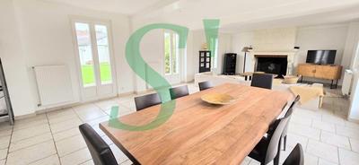 Maison - 268 m² - 10 pièces