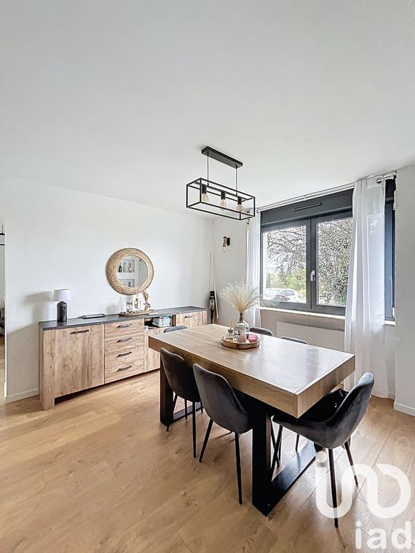 Maison - 202 m² - 9 pièces