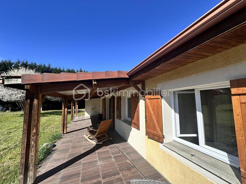 Propriété - 107 m² - 6 pièces