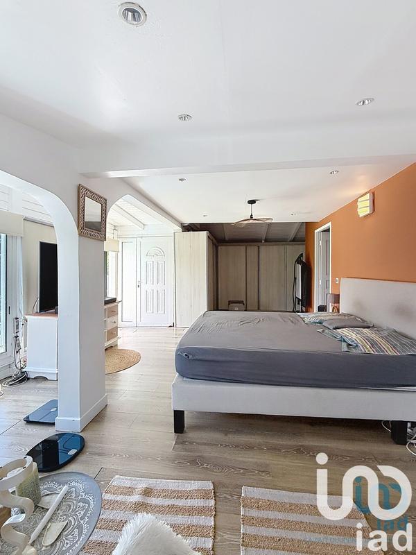 Maison - 197 m² - 9 pièces