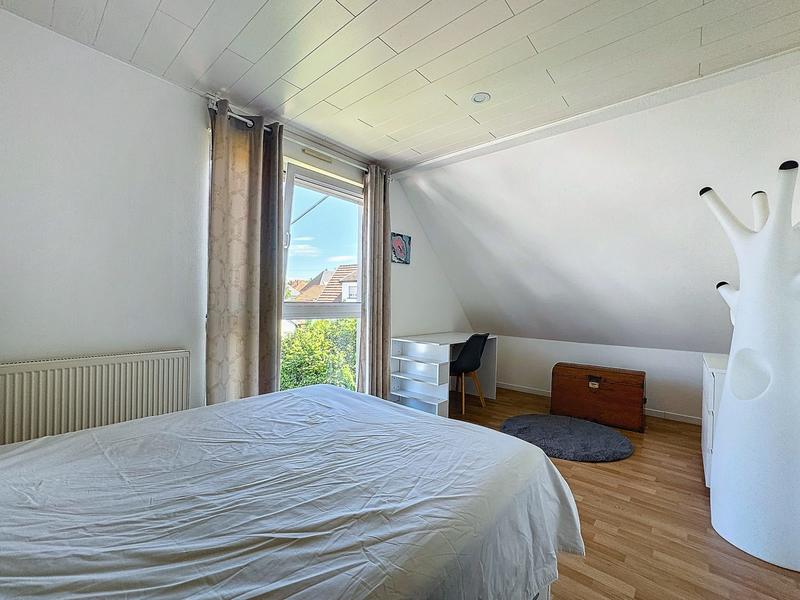 Maison - 180 m² - 9 pièces