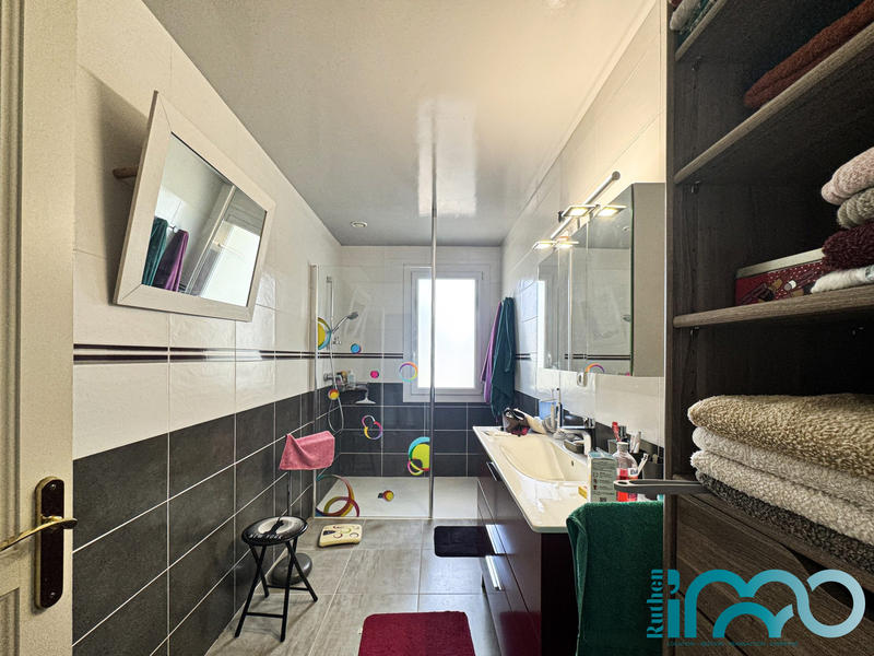 Maison - 177 m² - 7 pièces