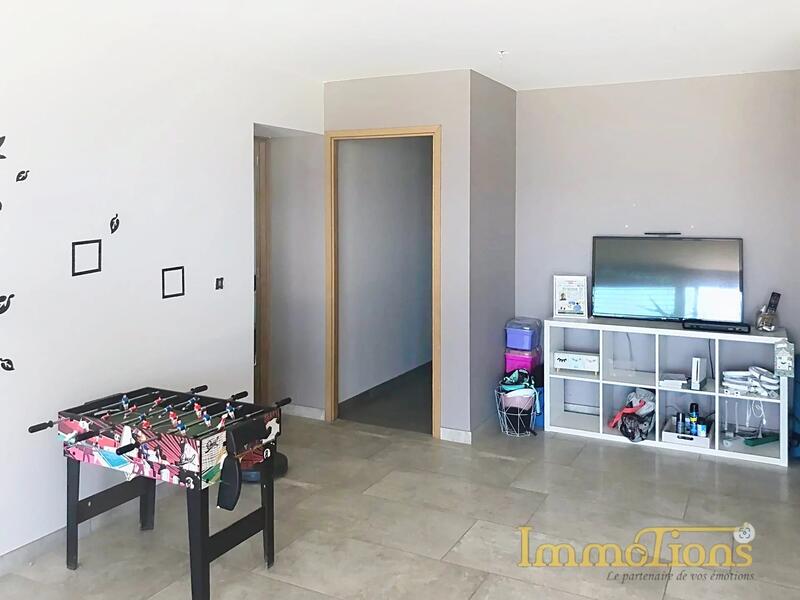 Maison - 244 m² - 7 pièces