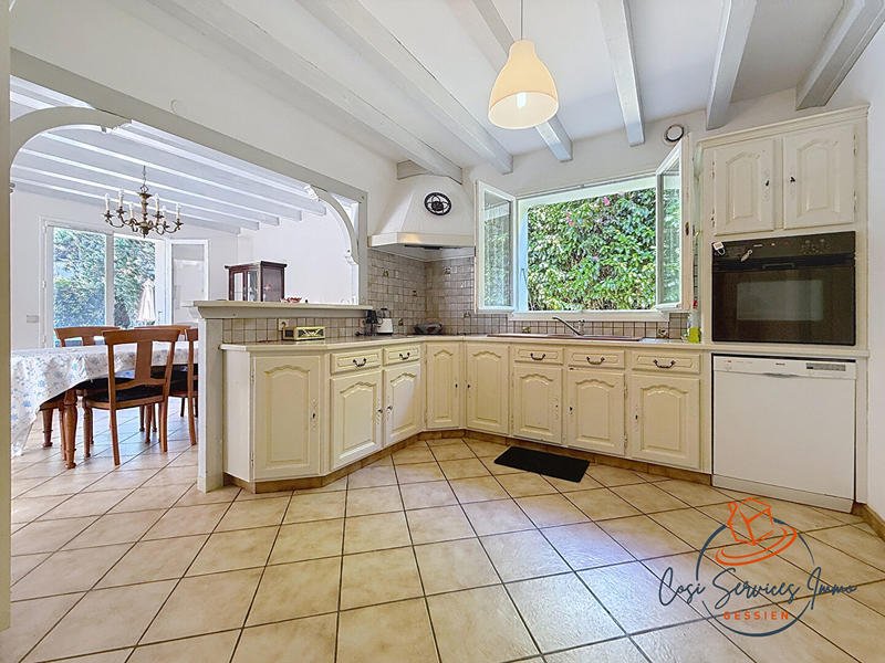 Maison - 180 m² - 6 pièces