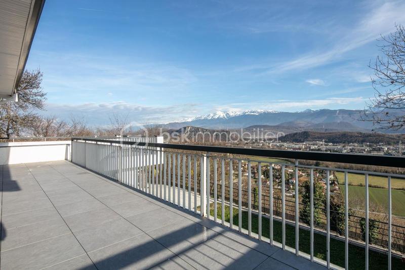 Maison - 200 m² - 6 pièces