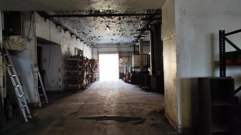 Entrepôt - 4 076 m² - 10 pièces