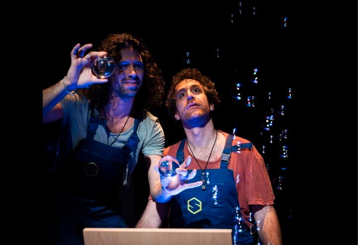 Cube : Spectacle magie sonore et jongleries lumineuses