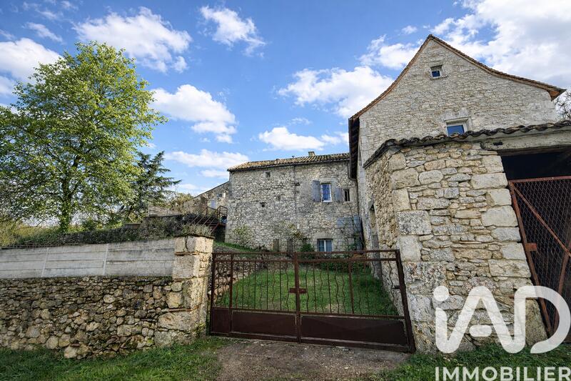 Maison de village - 80 m² - 4 pièces