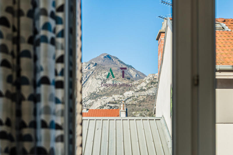 Appartement - 75 m² - 3 pièces