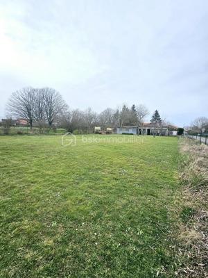 Terrain - 825 m²