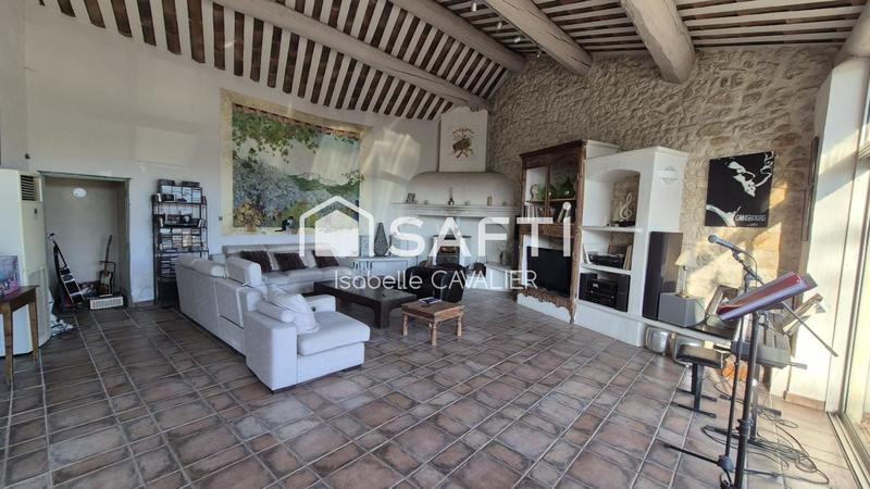 Maison - 255 m² - 8 pièces