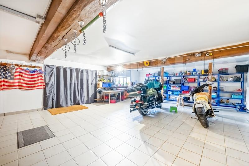 Corps de ferme - 270 m² - 9 pièces