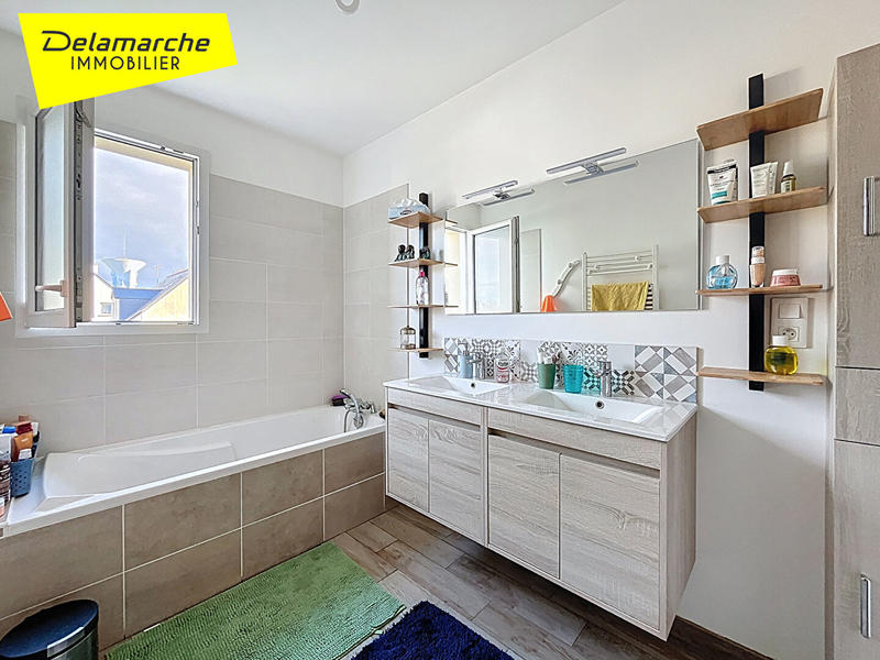 Maison - 121 m² - 5 pièces