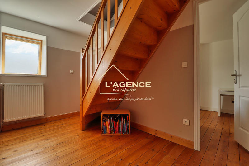 Maison - 215 m² - 7 pièces