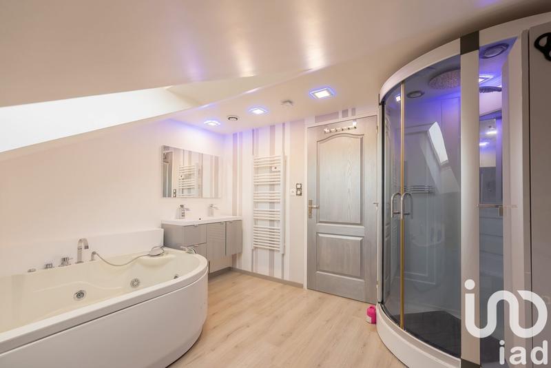 Maison - 140 m² - 6 pièces